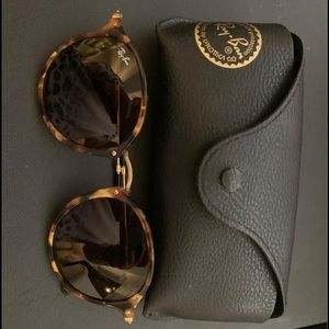 Women’s Raybans 52021